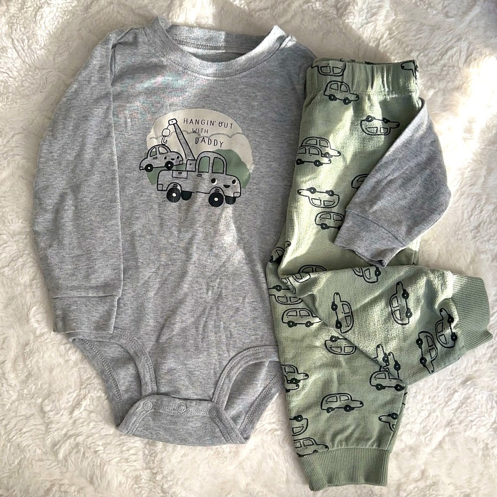 Carters boys 24m set, worn once.